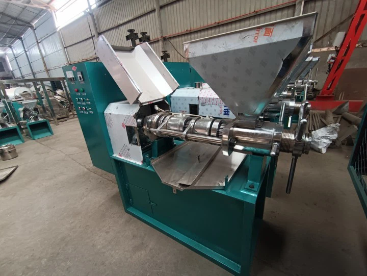 Roj Xovxwm Tshuab Nrog Kev Pabcuam Zoo