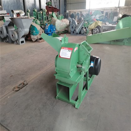 Xyoob Thiab Ntoo Chipper